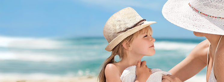 PROTEGGERE LA PELLE DI ADULTI E BAMBINI CON I FILTRI SOLARI NATURALI